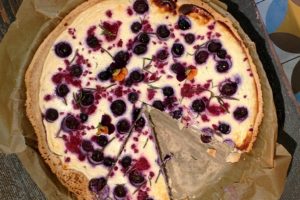 Пирог "Ягоды на снегу" - рецепт приготовления