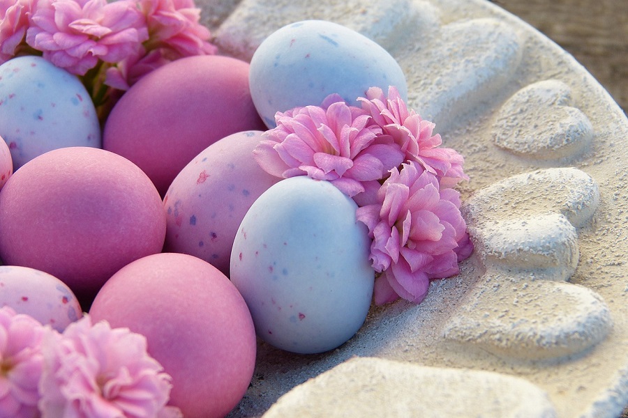 Идеи украшения праздничного стола на Пасху